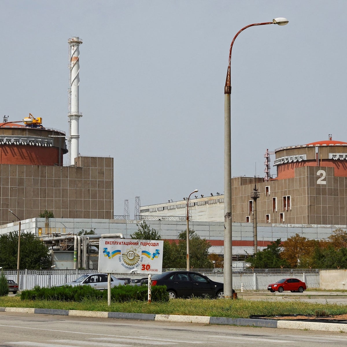 The Zaporizhzhia Conundrum: Russian Forces Impede Nuclear Plant Staff from Evacuating Families Amid Looming Ukrainian Counteroffensive