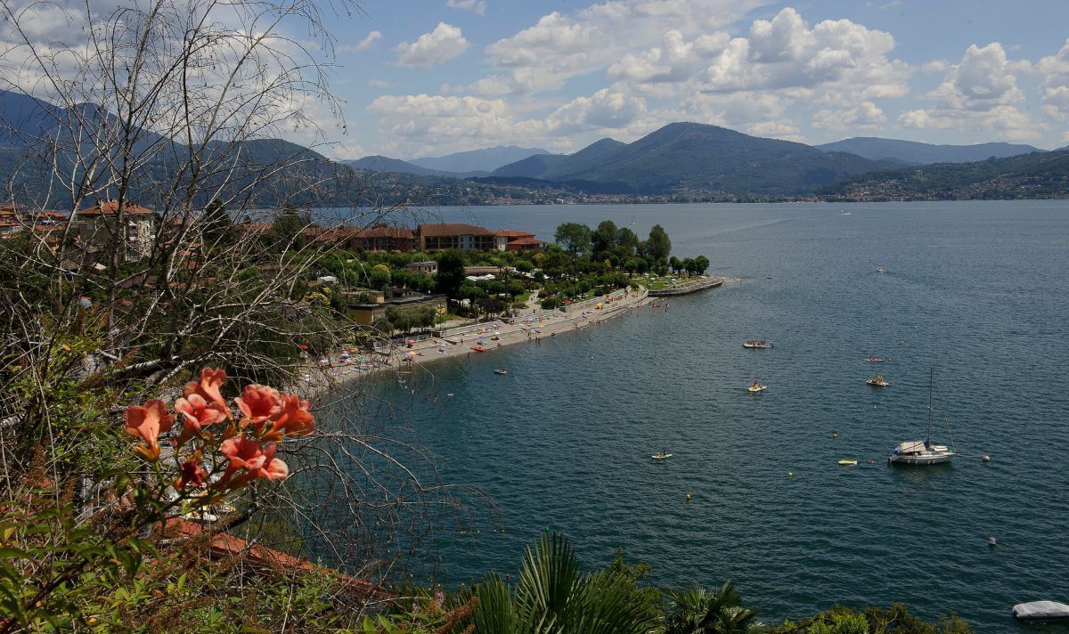 Lake Maggiore’s Tragic Waters: Tourist Boat Capsizes, Claiming Four Lives in Heartbreaking Incident